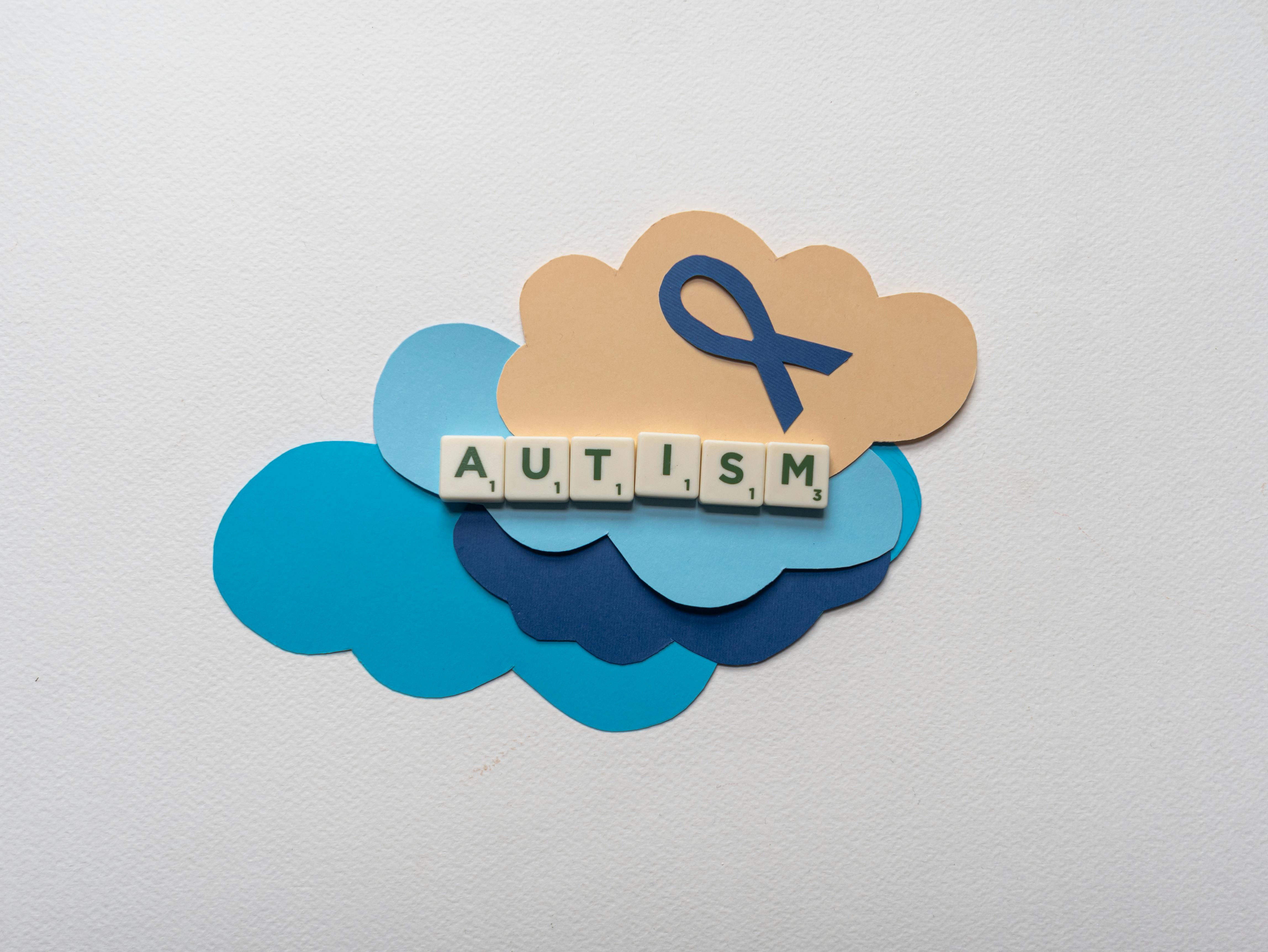 Ordet autism skrivet på en skylt