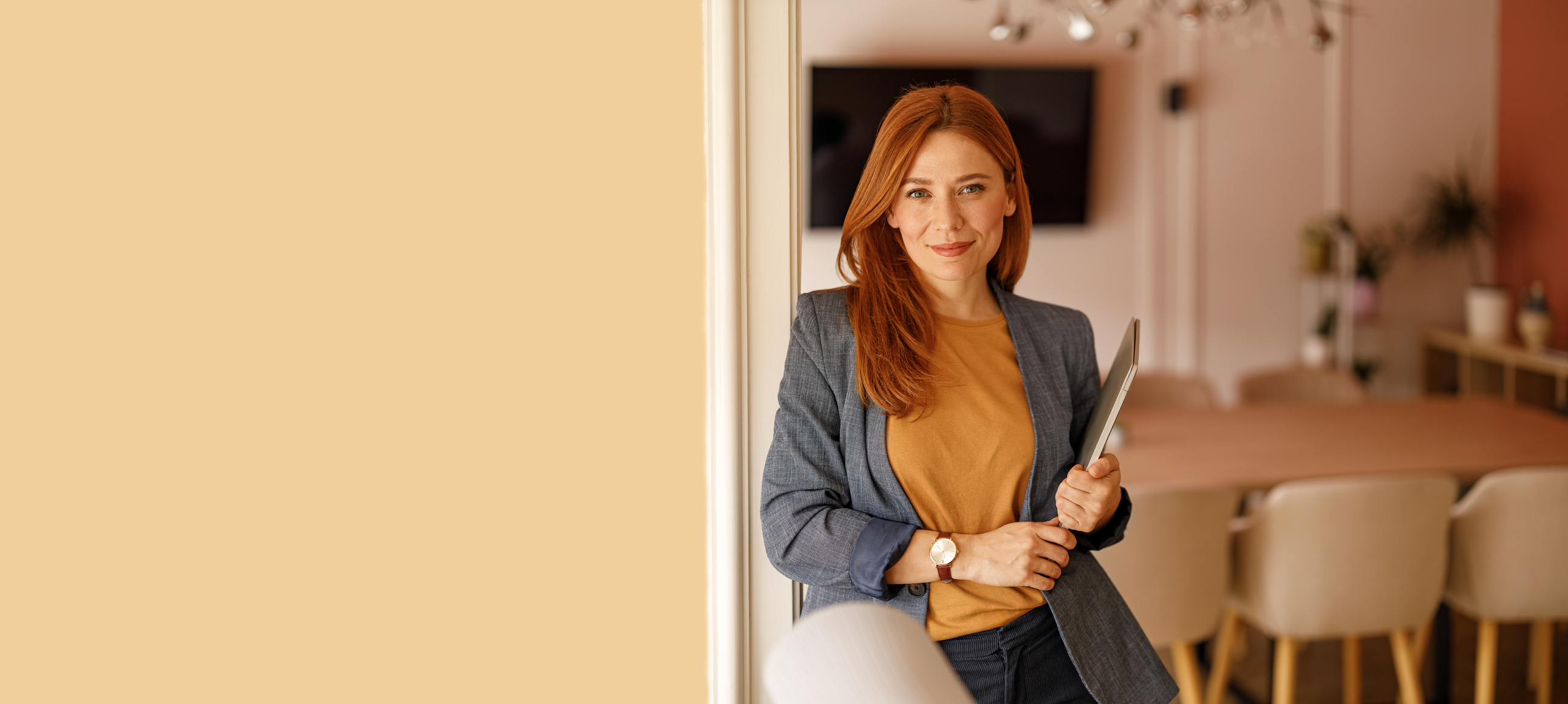 Kvinna som känner sig förstådd under ett professionellt möte